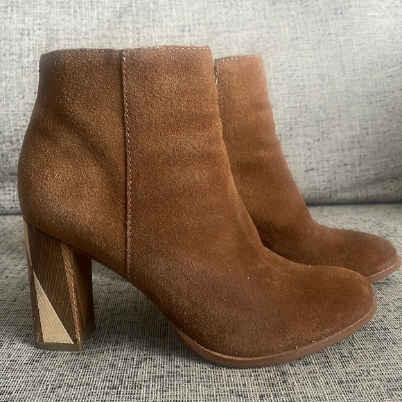 Matisse Geo Tan Suede Booties Size 6M - Picture 1 of 10
